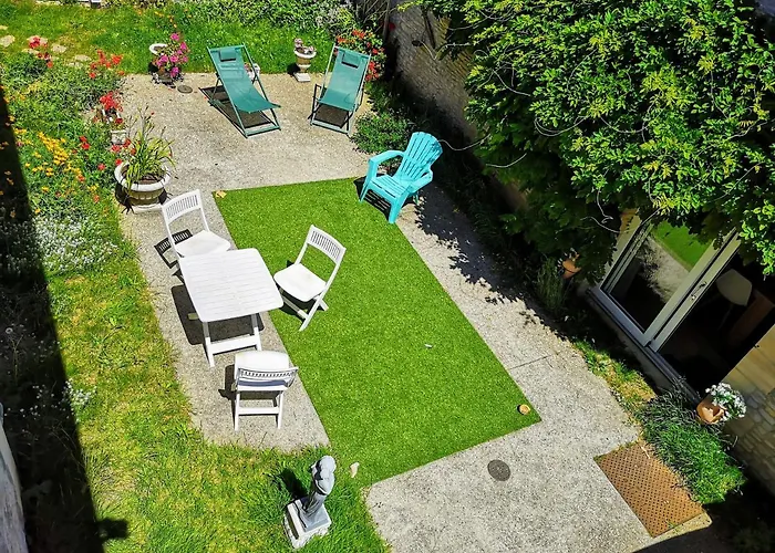 Athena,sejour Bien-etre Et Ethique בית הארחה